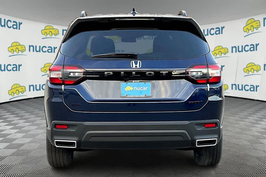 new 2025 Honda Pilot car, priced at $43,750