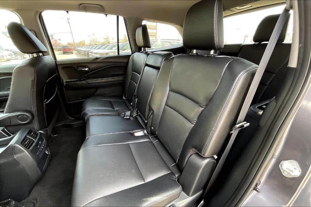 used 2022 Honda Pilot car, priced at $31,995