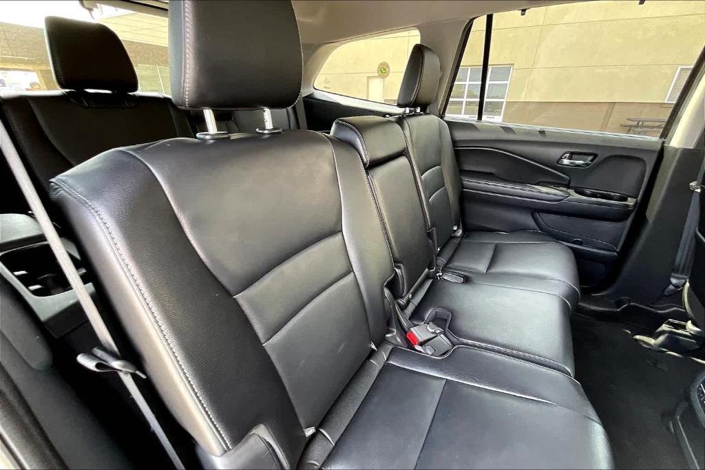 used 2022 Honda Pilot car, priced at $31,995
