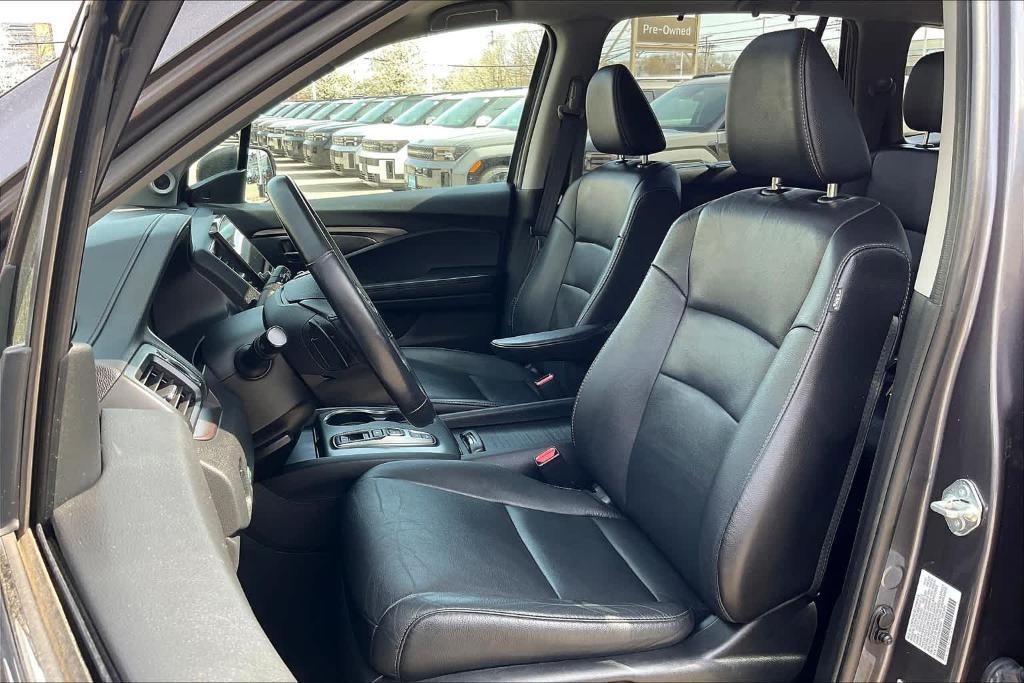 used 2022 Honda Pilot car, priced at $31,995