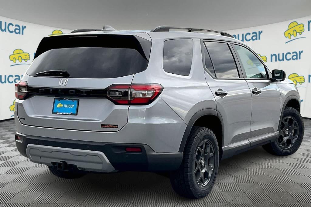 new 2025 Honda Pilot car, priced at $50,850