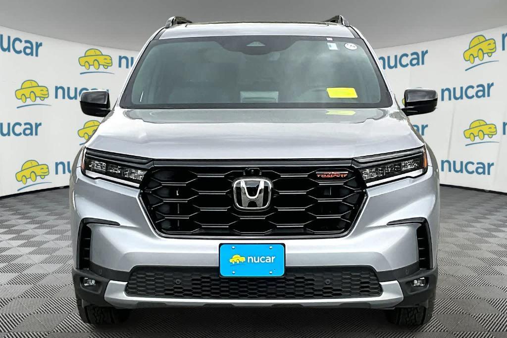 new 2025 Honda Pilot car, priced at $50,850