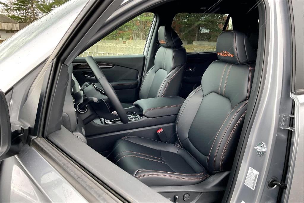 new 2025 Honda Pilot car, priced at $50,850