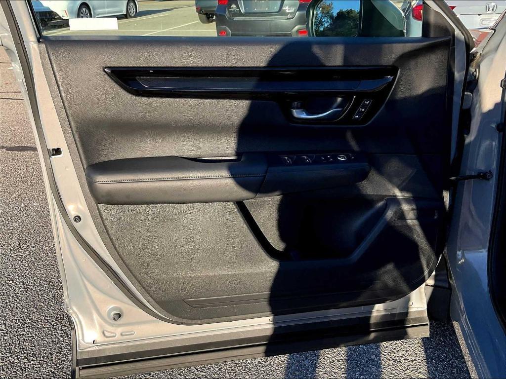 used 2023 Honda CR-V car, priced at $33,529
