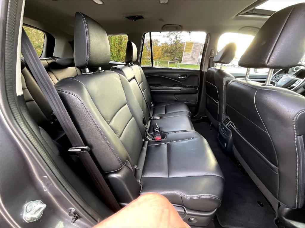 used 2022 Honda Pilot car, priced at $30,288