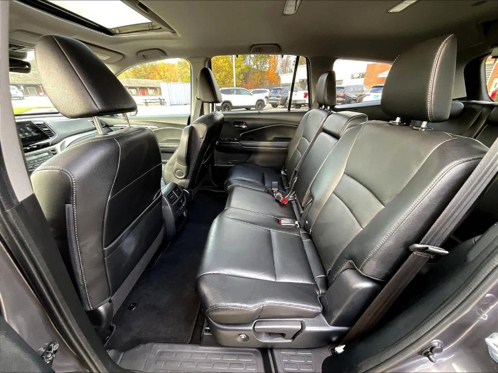 used 2022 Honda Pilot car, priced at $30,288