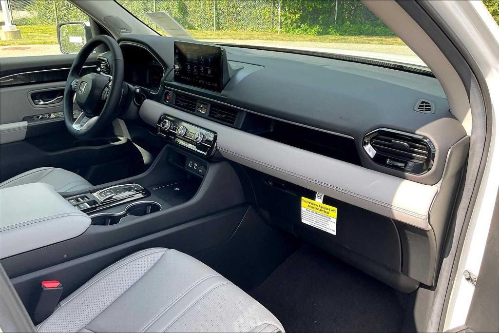 new 2025 Honda Pilot car, priced at $54,985