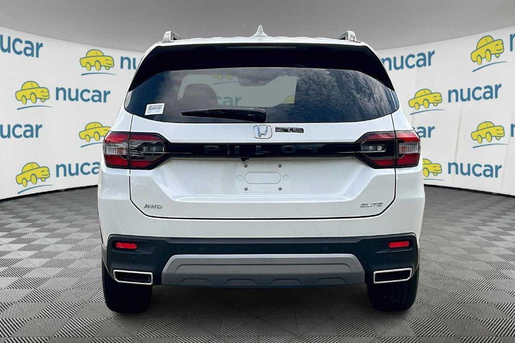 new 2025 Honda Pilot car, priced at $54,985
