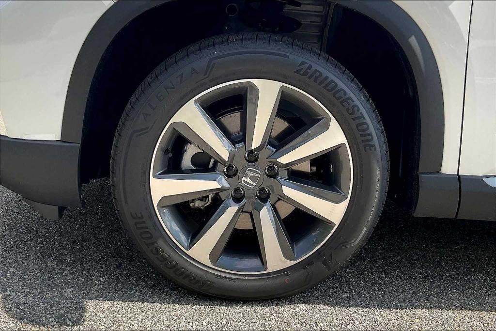 new 2025 Honda Pilot car, priced at $54,985