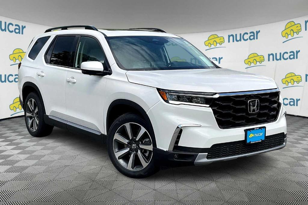 new 2025 Honda Pilot car, priced at $54,985