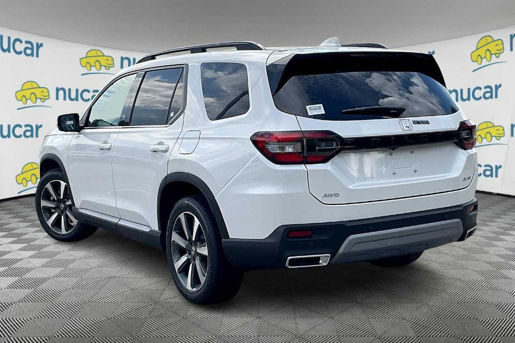 new 2025 Honda Pilot car, priced at $54,985