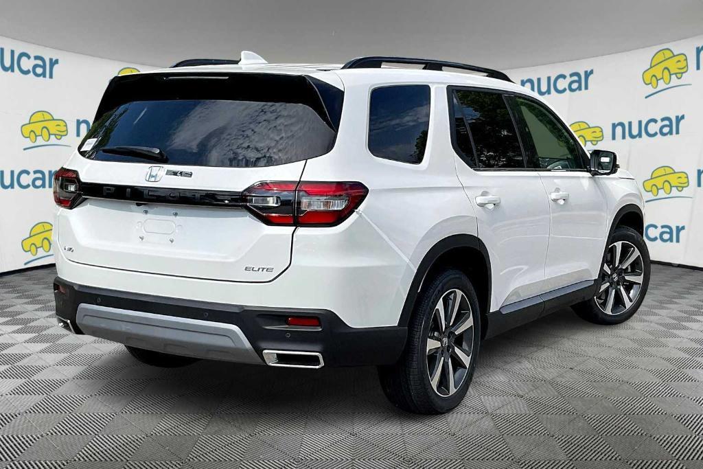 new 2025 Honda Pilot car, priced at $54,985