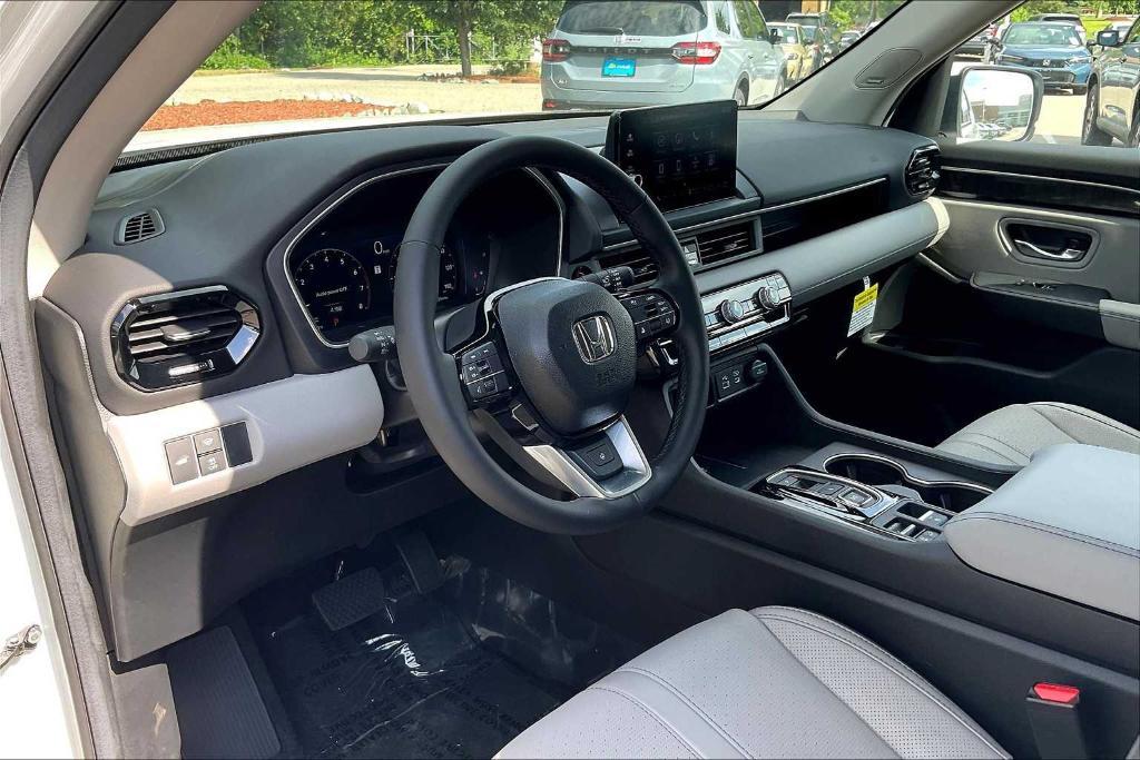 new 2025 Honda Pilot car, priced at $54,985