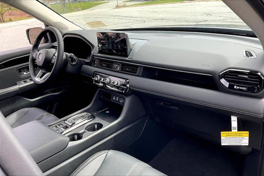 new 2025 Honda Pilot car, priced at $51,095