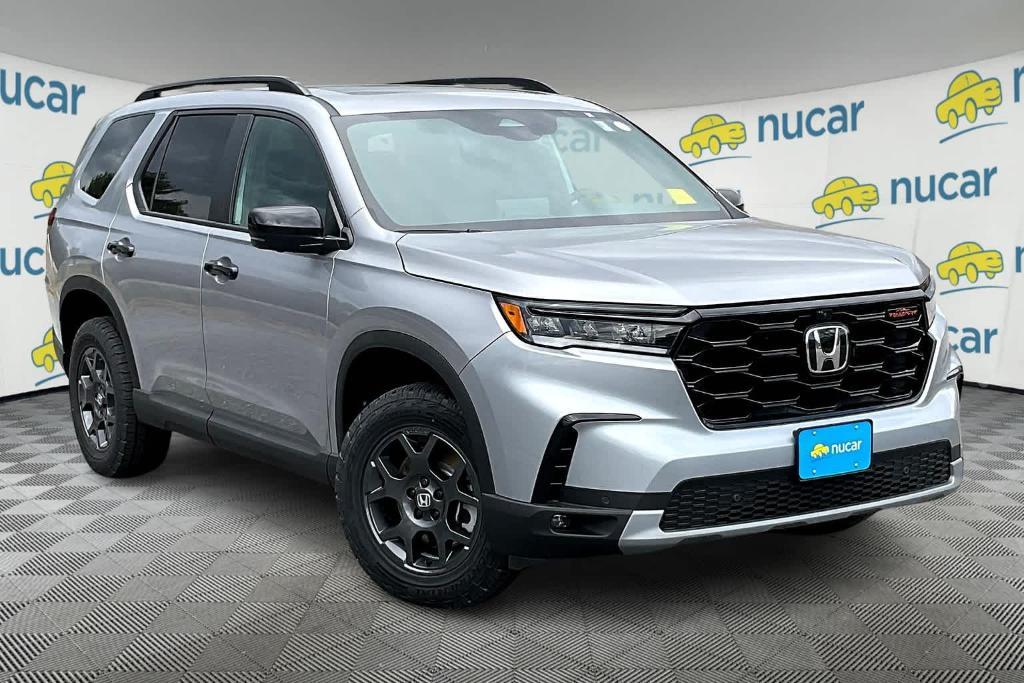 new 2025 Honda Pilot car, priced at $50,795