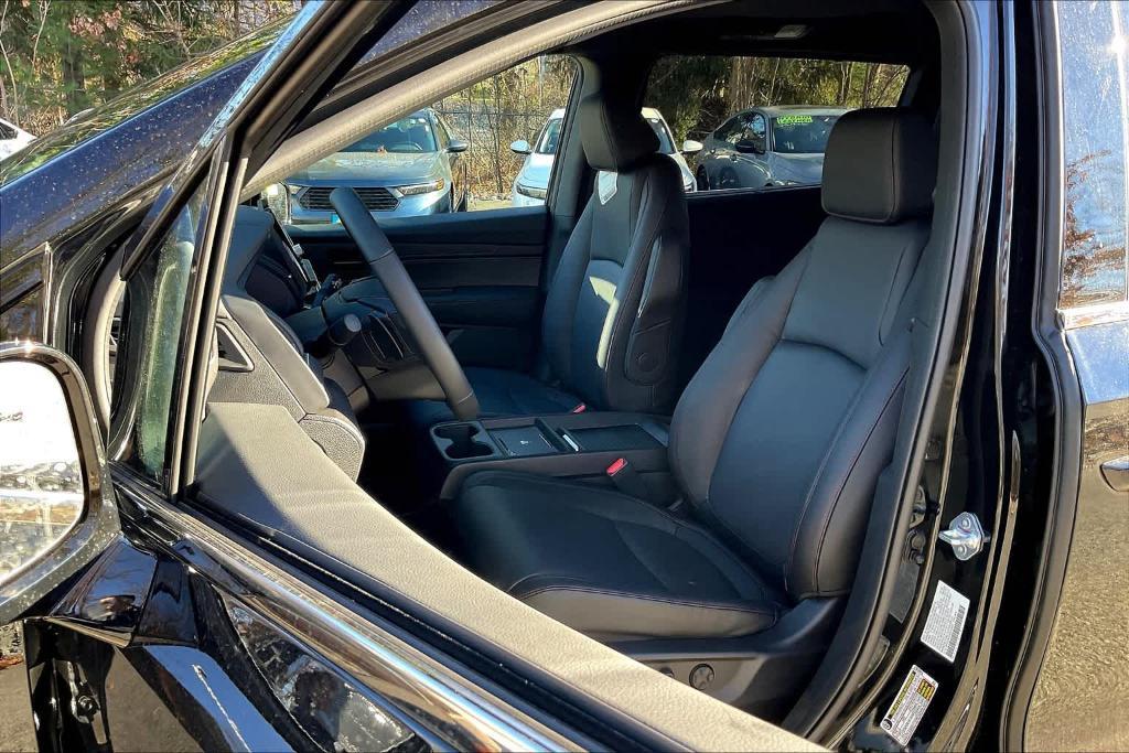new 2025 Honda Odyssey car, priced at $45,415