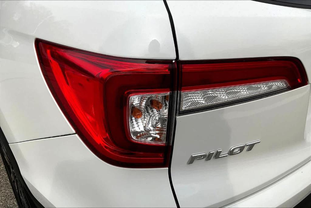 used 2021 Honda Pilot car, priced at $27,894