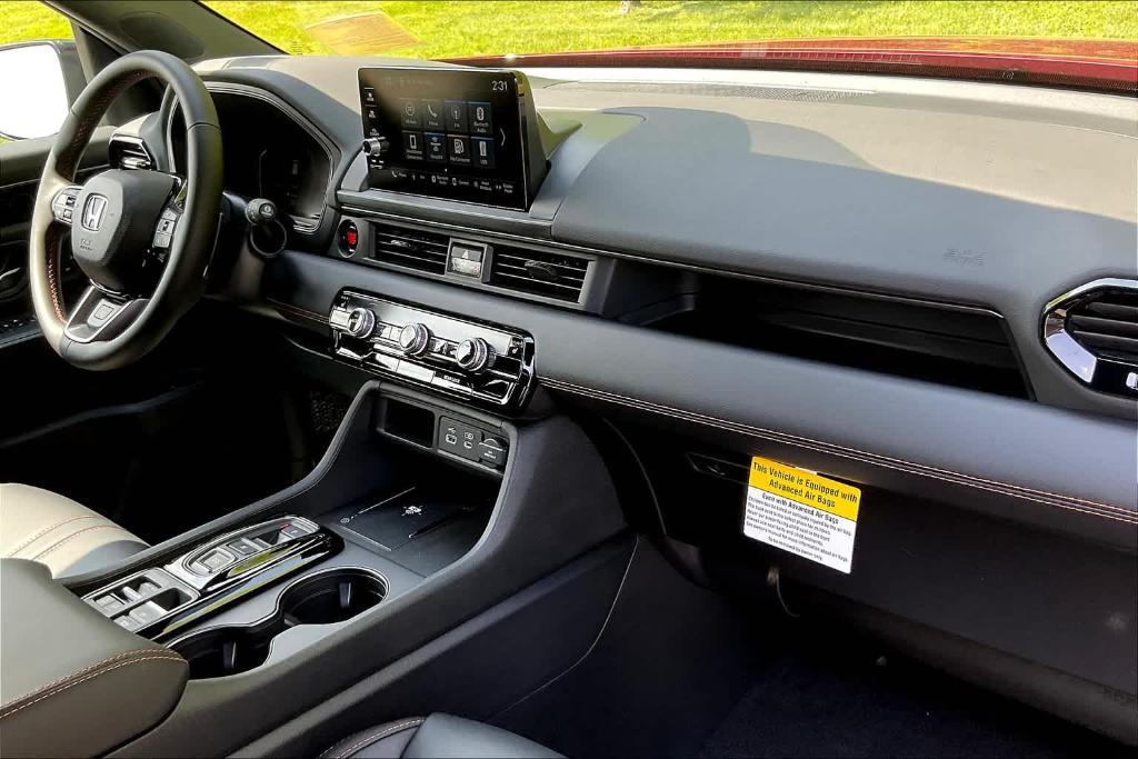 new 2025 Honda Pilot car, priced at $52,090