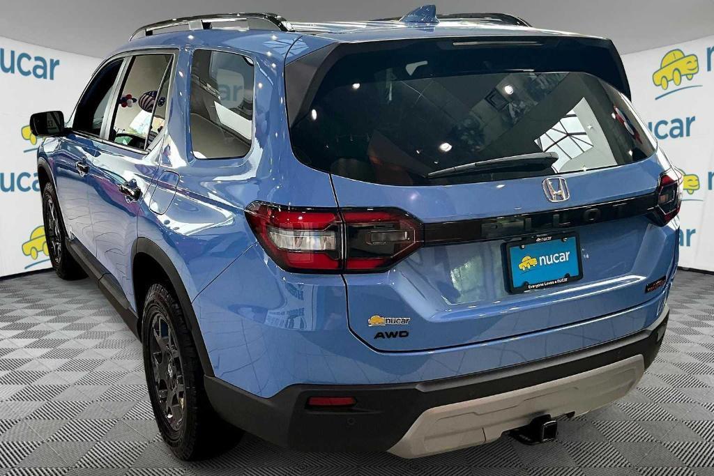 new 2025 Honda Pilot car, priced at $51,305