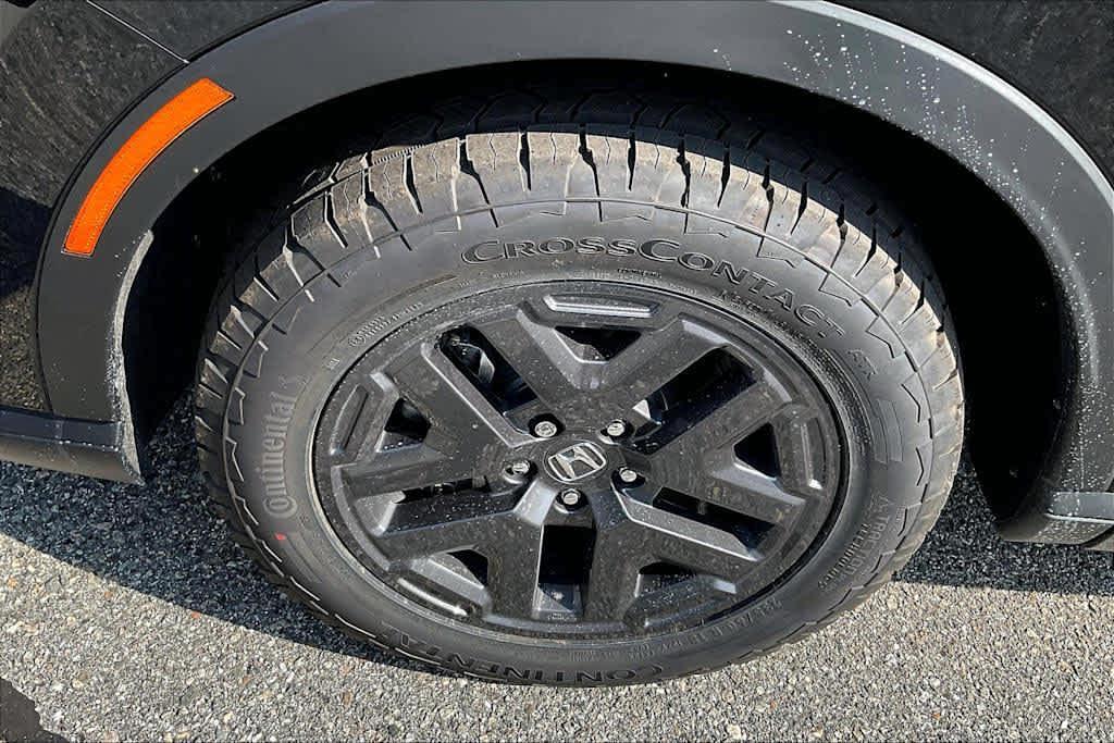 new 2026 Honda CR-V Hybrid car, priced at $40,250