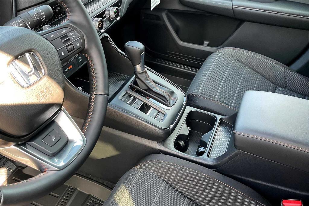 new 2026 Honda CR-V Hybrid car, priced at $40,195