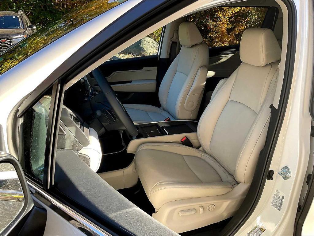 new 2025 Honda Odyssey car, priced at $44,125