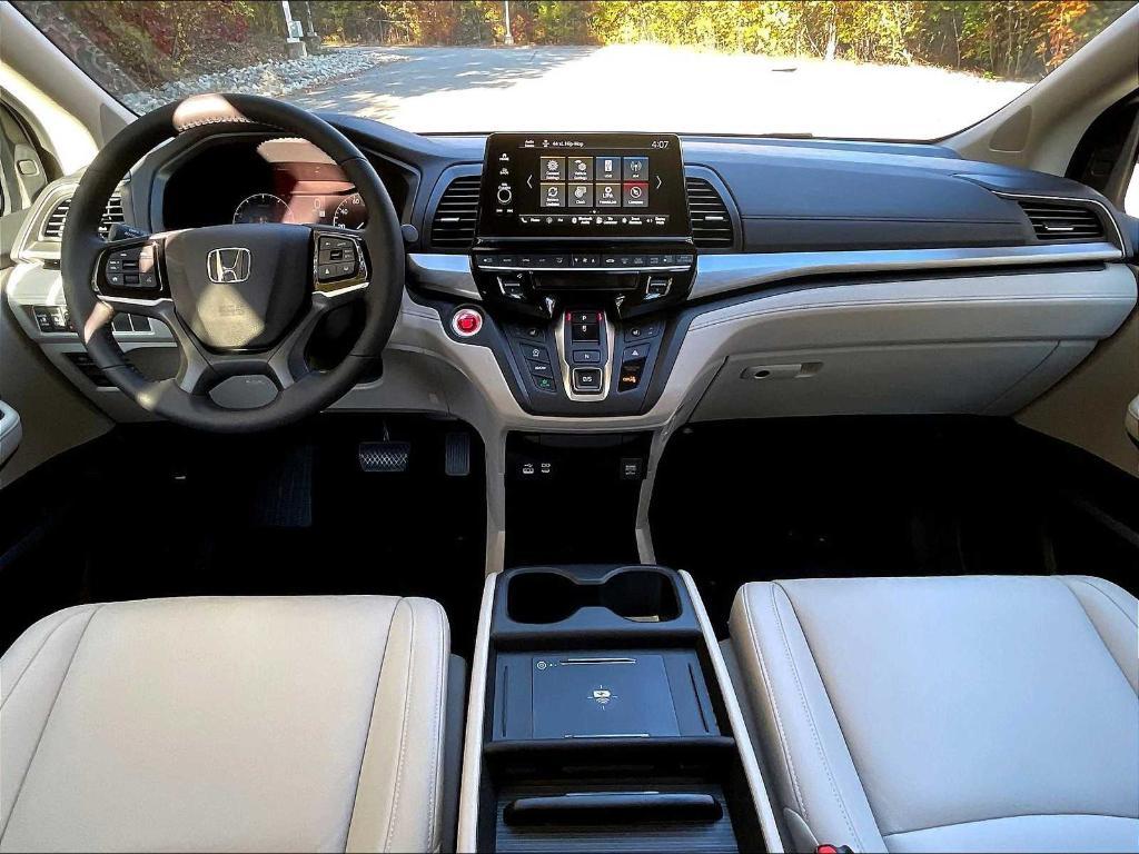 new 2025 Honda Odyssey car, priced at $44,125