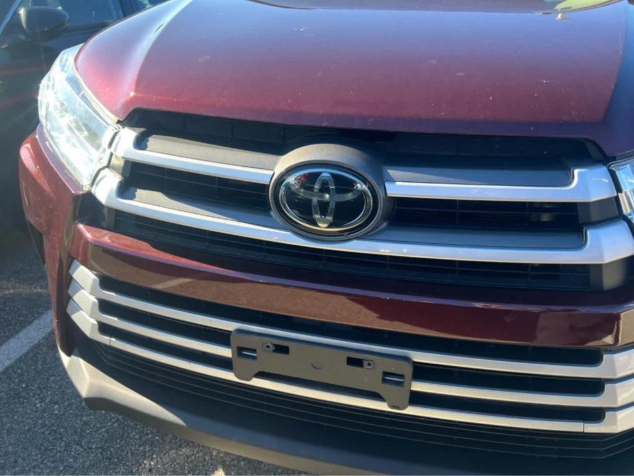 used 2019 Toyota Highlander car, priced at $27,763