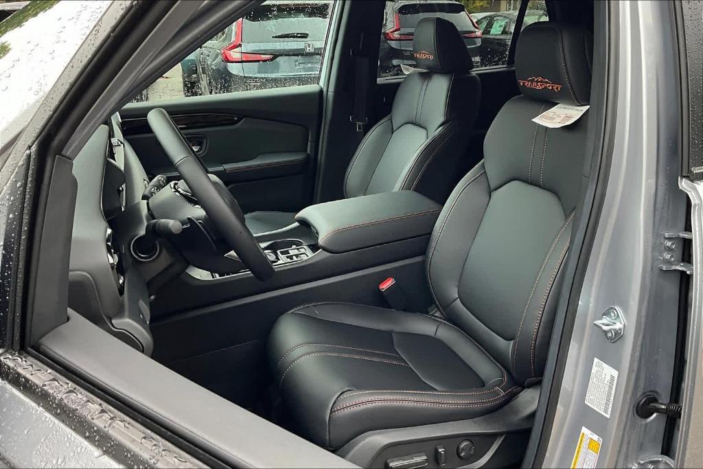 new 2025 Honda Pilot car, priced at $50,850