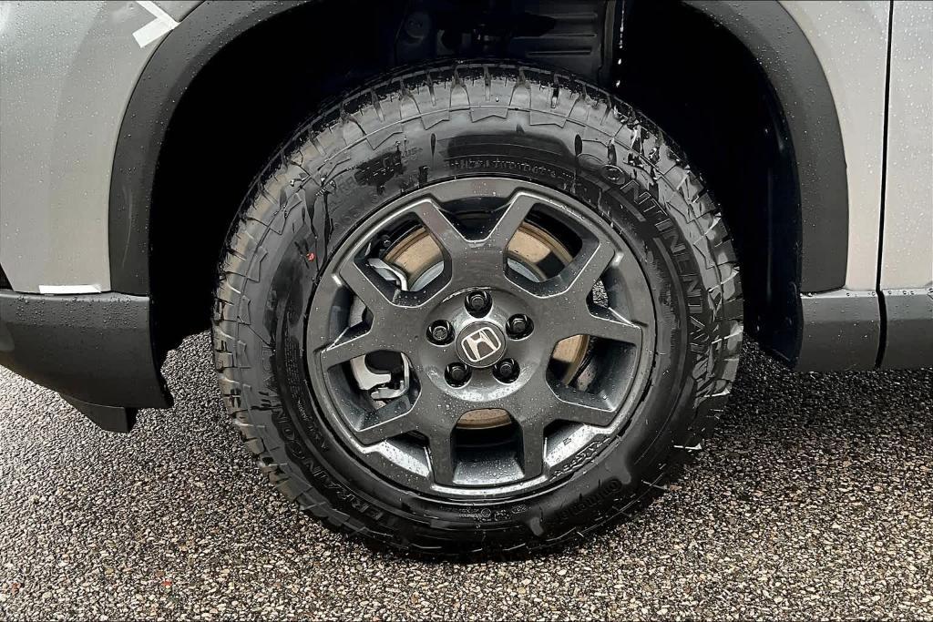new 2025 Honda Pilot car, priced at $50,850