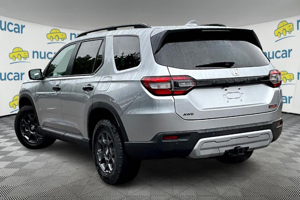 new 2025 Honda Pilot car, priced at $50,850