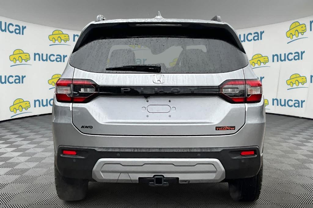 new 2025 Honda Pilot car, priced at $50,850