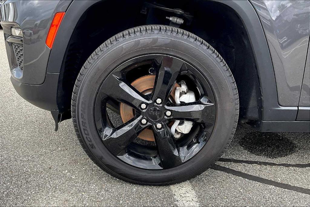 used 2024 Jeep Grand Cherokee car, priced at $40,128
