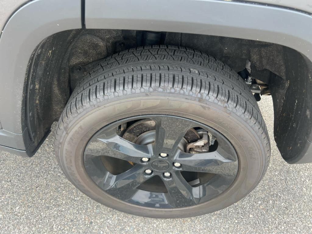 used 2024 Jeep Grand Cherokee car, priced at $42,313