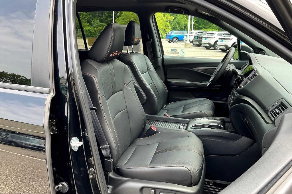 used 2023 Honda Passport car, priced at $37,084