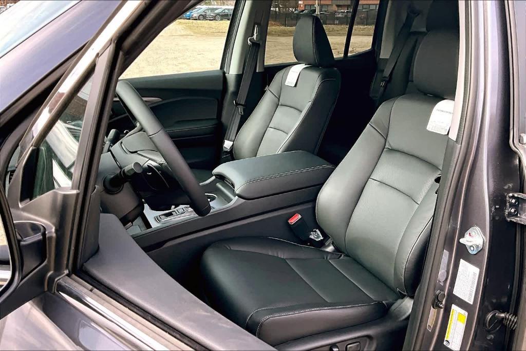 new 2025 Honda Ridgeline car, priced at $46,675