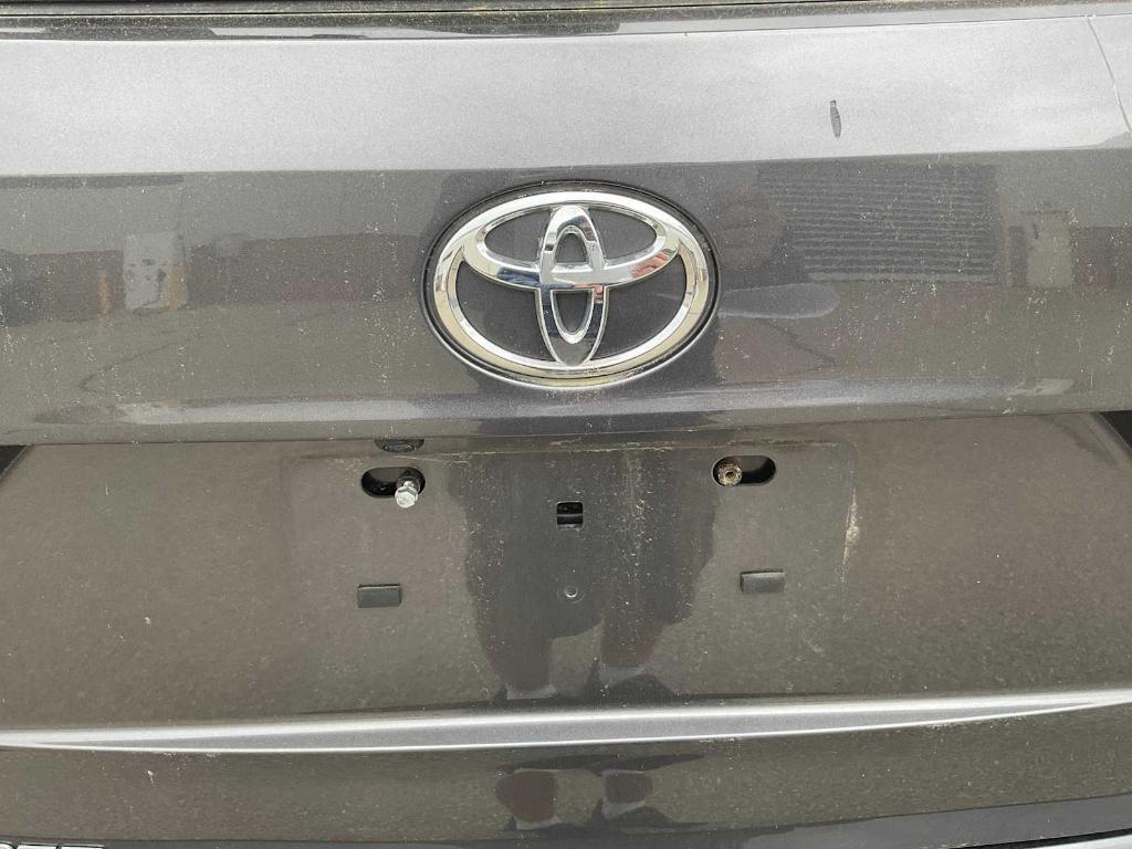 used 2021 Toyota Highlander car, priced at $35,384