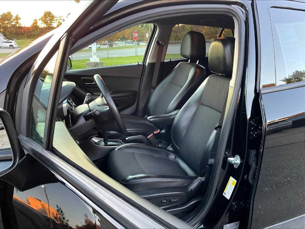 used 2022 Chevrolet Trax car, priced at $21,236