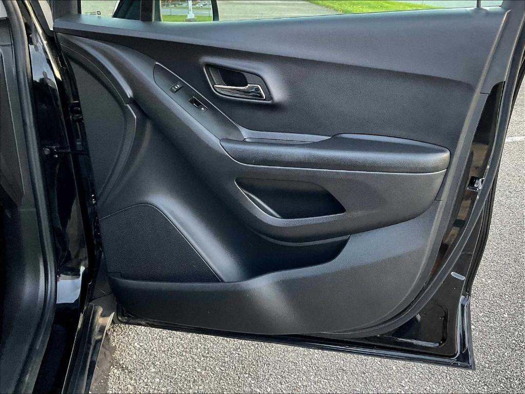 used 2022 Chevrolet Trax car, priced at $21,236