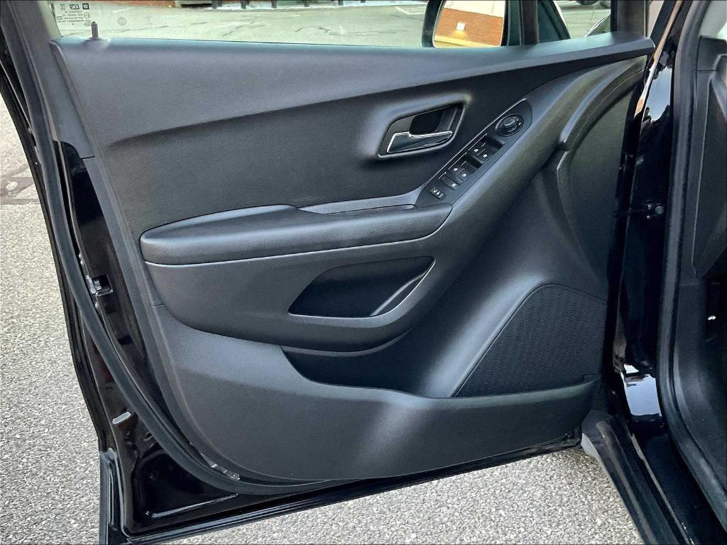used 2022 Chevrolet Trax car, priced at $21,236