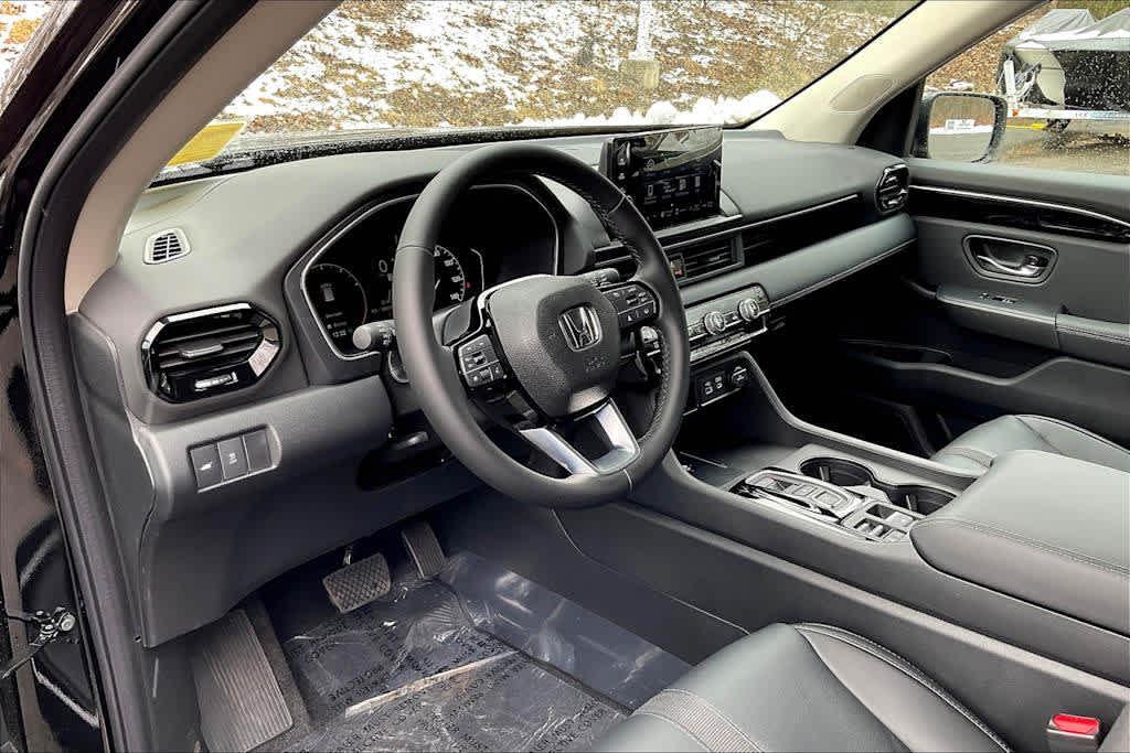 new 2025 Honda Pilot car, priced at $47,095