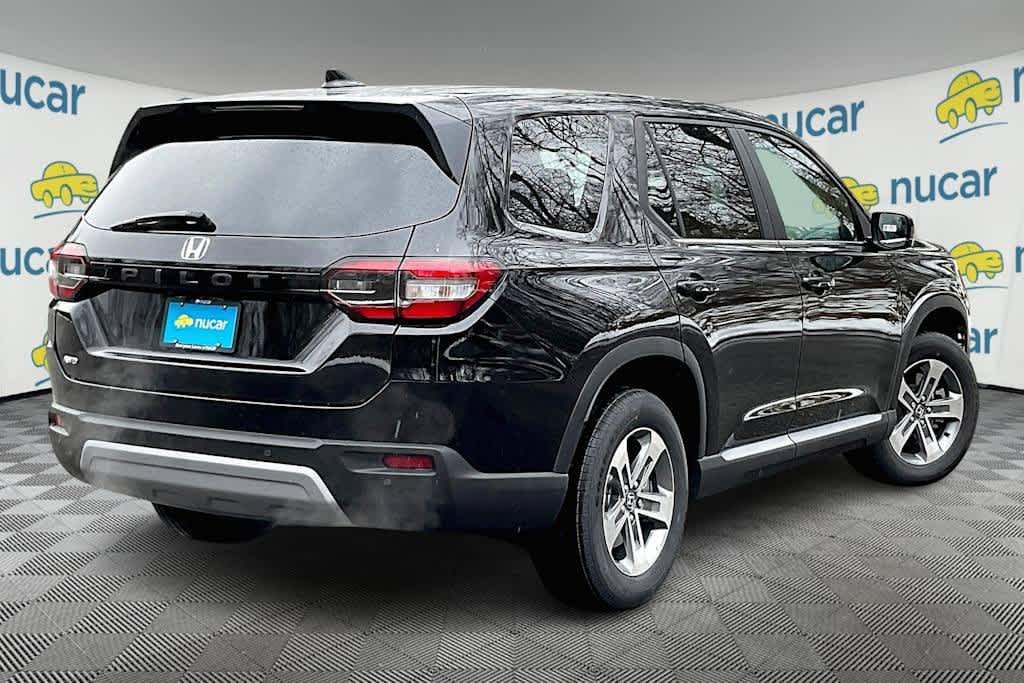 new 2025 Honda Pilot car, priced at $47,095