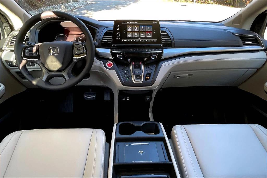 new 2025 Honda Odyssey car, priced at $44,125