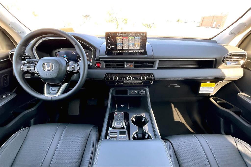 new 2025 Honda Pilot car, priced at $54,985