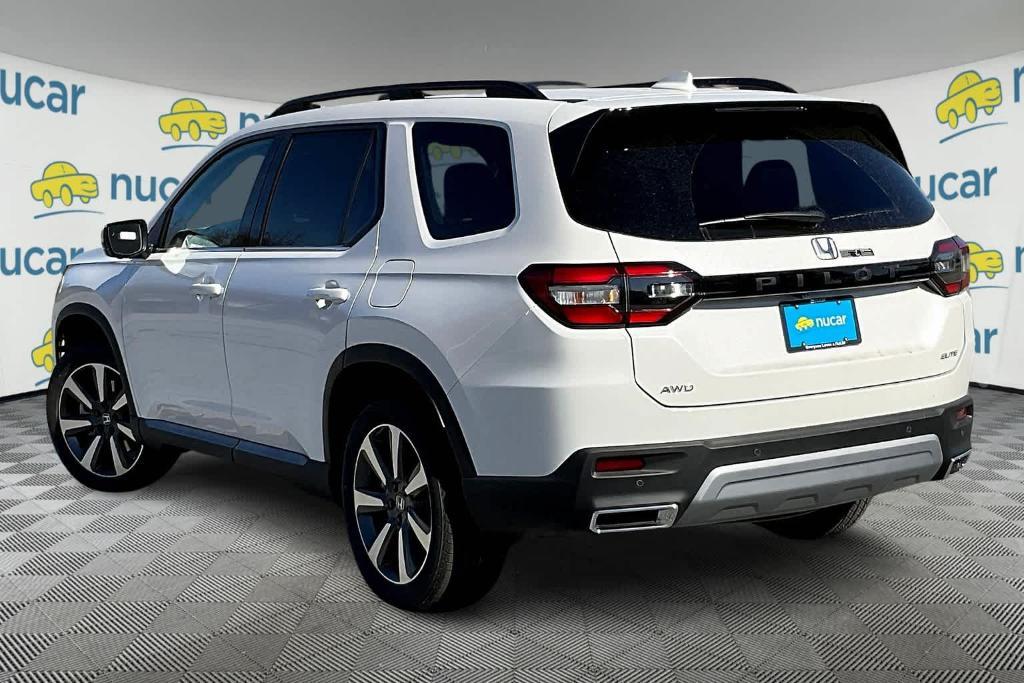 new 2025 Honda Pilot car, priced at $54,985
