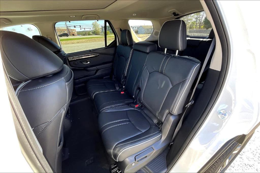 new 2025 Honda Pilot car, priced at $54,985