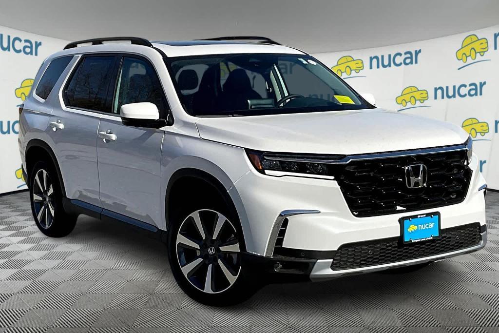 new 2025 Honda Pilot car, priced at $54,985