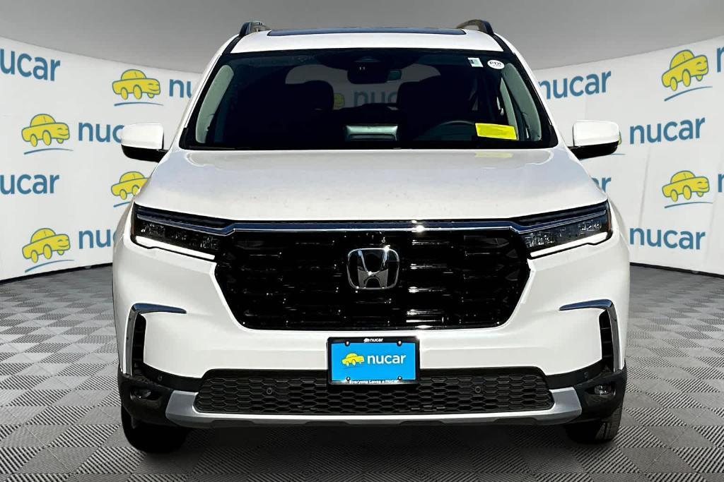 new 2025 Honda Pilot car, priced at $54,985