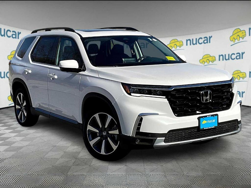 new 2025 Honda Pilot car, priced at $54,985