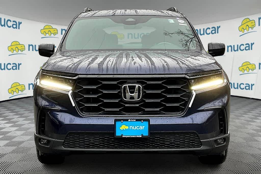 new 2025 Honda Pilot car, priced at $43,695